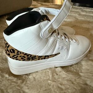 Fila Vintage White and Leopard Print Sneaker | Size 10